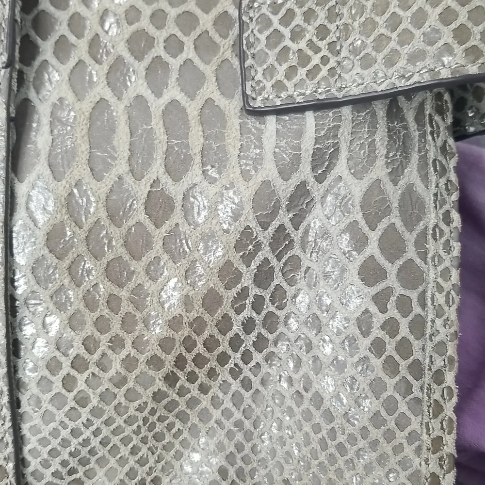 G.I.L.I. LEATHER FRINGE HOBO BAG IN GREY SNAKE EMBOSSED